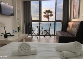 אפרטמנט סוויט ‏R&A Apartment - חדרים לפי שעה בבת ים מציע מגוון סוויטות מרהיבות ומטופחות לנופש קצר ובילוי רומנטי
